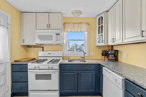 22 1/2 I Street Hampton NH 03842