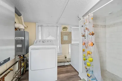 22 1/2 I Street Hampton NH 03842