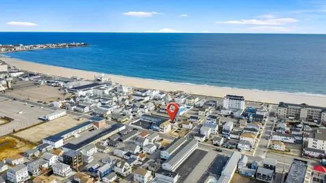 22 1/2 I Street Hampton NH 03842