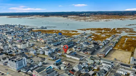 22 1/2 I Street Hampton NH 03842