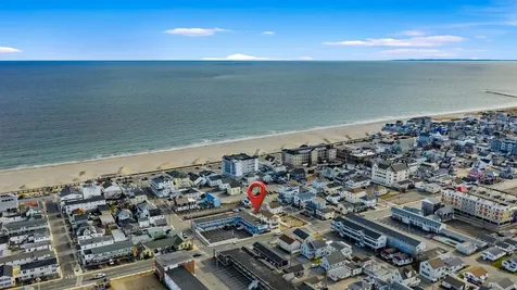 22 1/2 I Street Hampton NH 03842