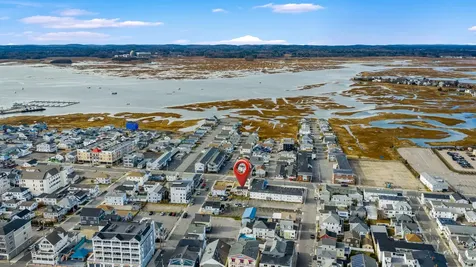 22 1/2 I Street Hampton NH 03842