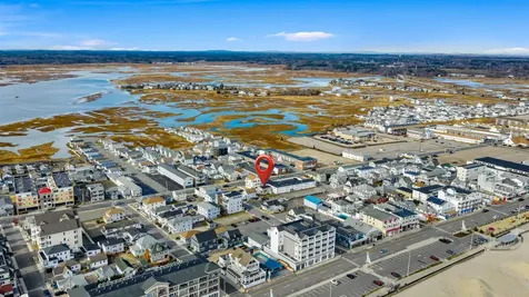 22 1/2 I Street Hampton NH 03842