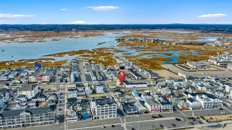 22 1/2 I Street Hampton NH 03842