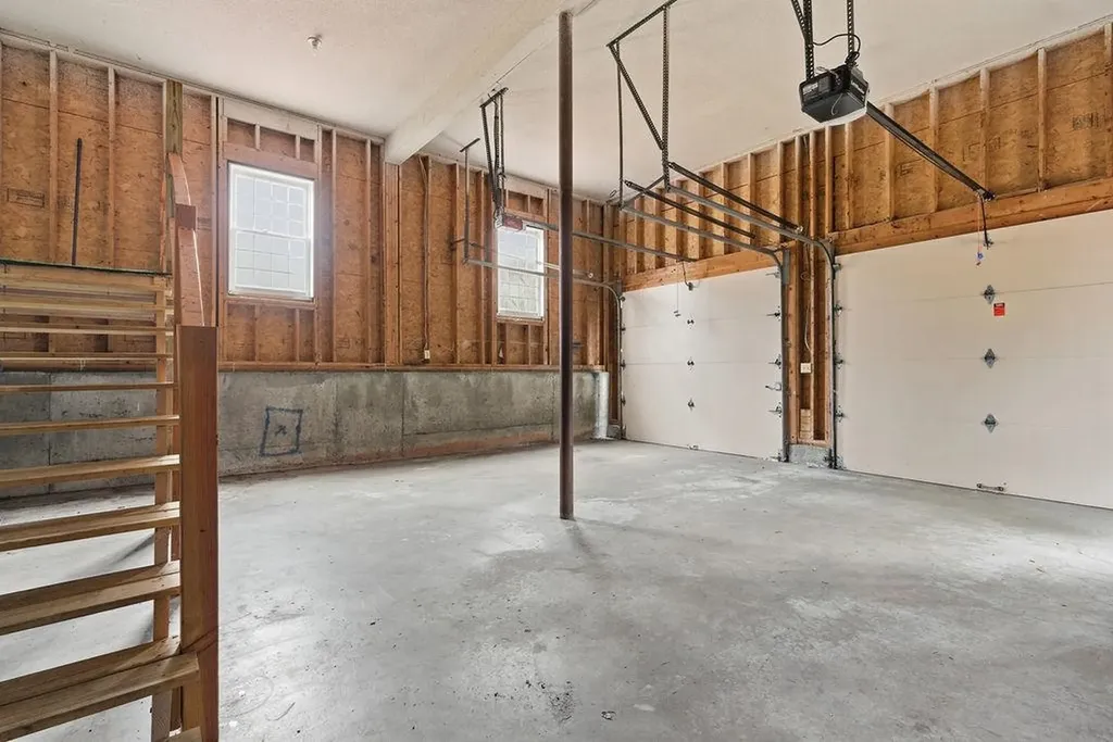 95 Hitching Post Lane Bedford NH 03110