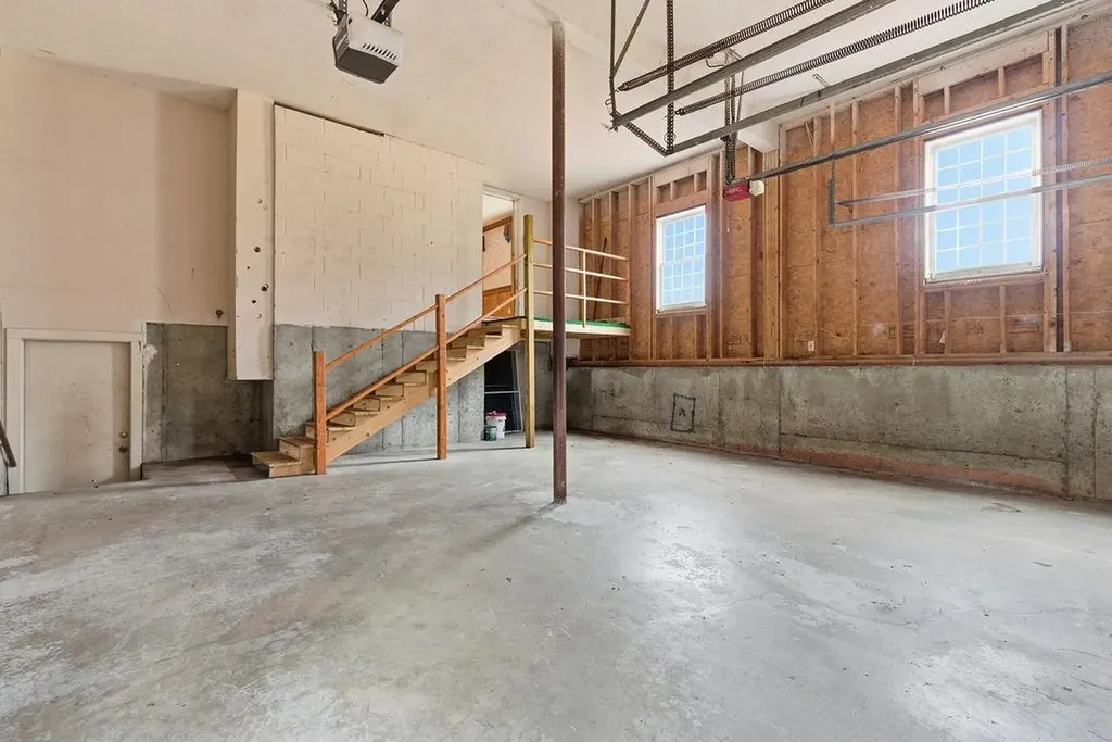 95 Hitching Post Lane Bedford NH 03110