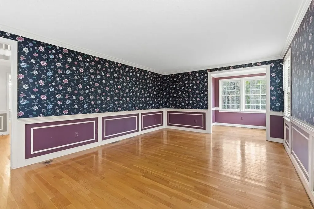 95 Hitching Post Lane Bedford NH 03110