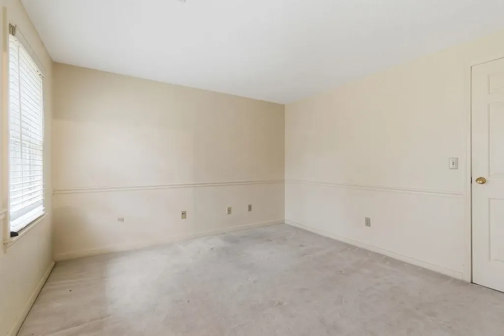 95 Hitching Post Lane Bedford NH 03110