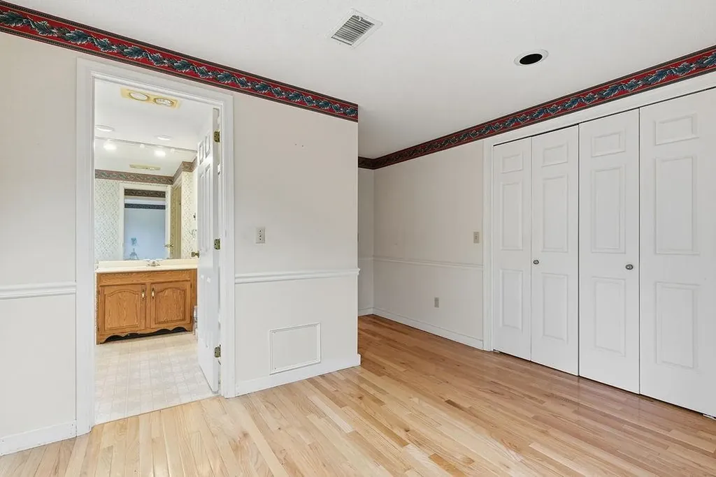 95 Hitching Post Lane Bedford NH 03110