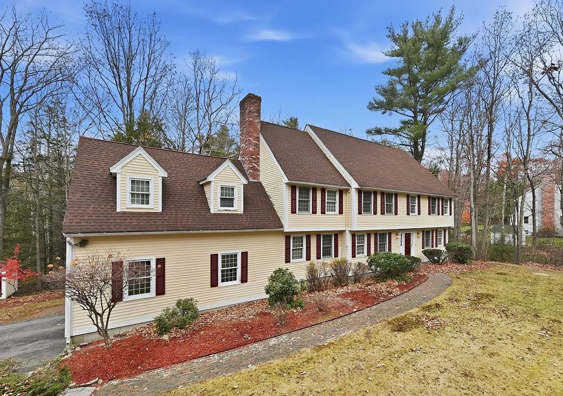 95 Hitching Post Lane Bedford NH 03110