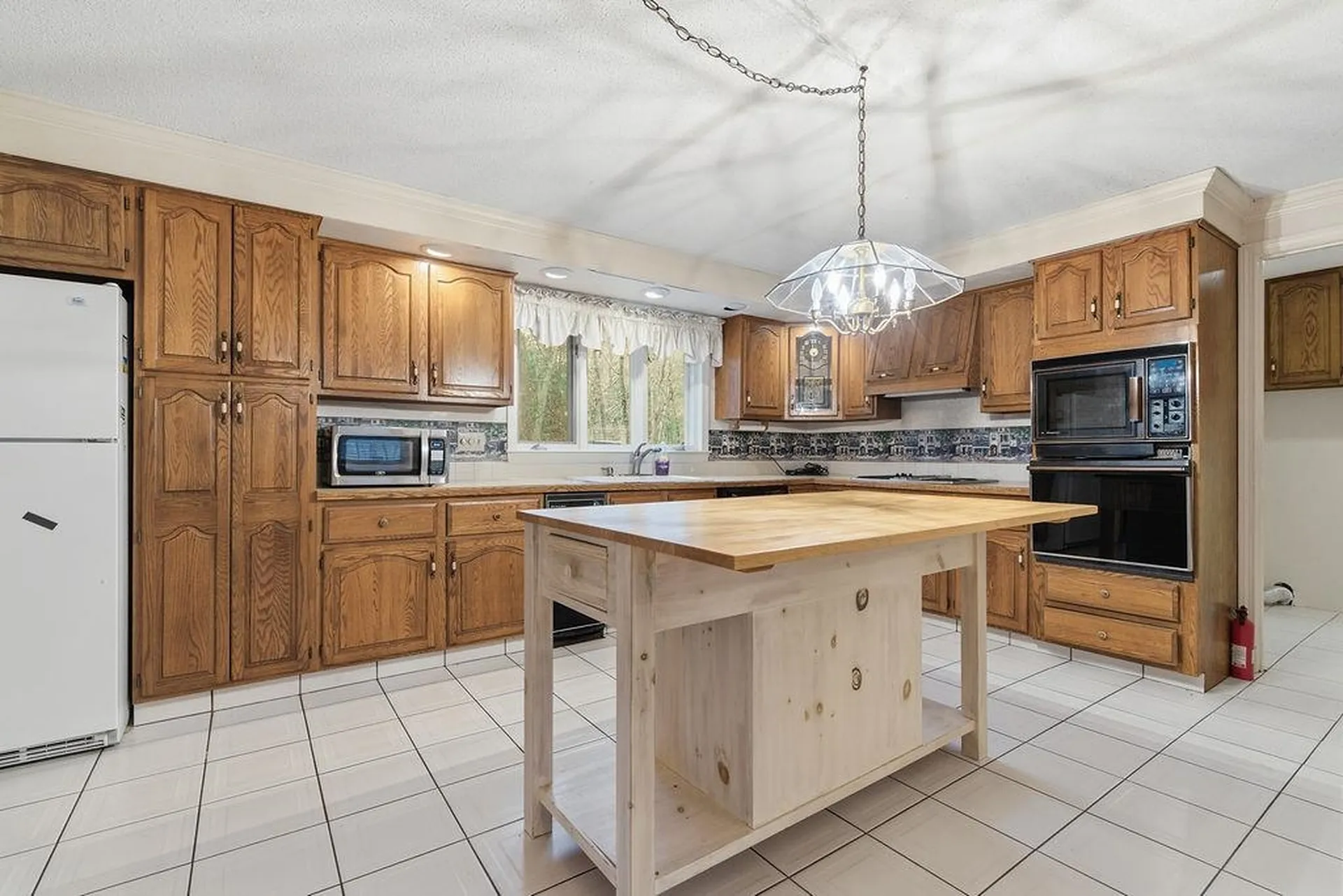 95 Hitching Post Lane Bedford NH 03110