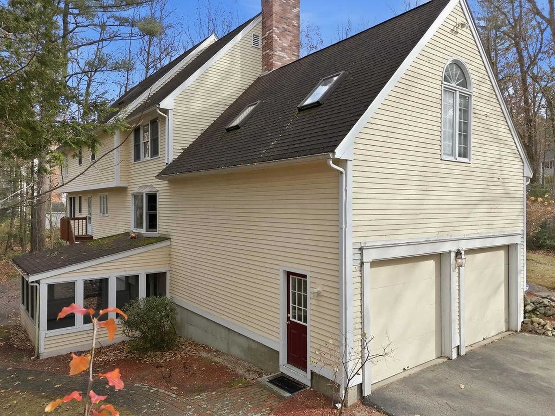 95 Hitching Post Lane Bedford NH 03110