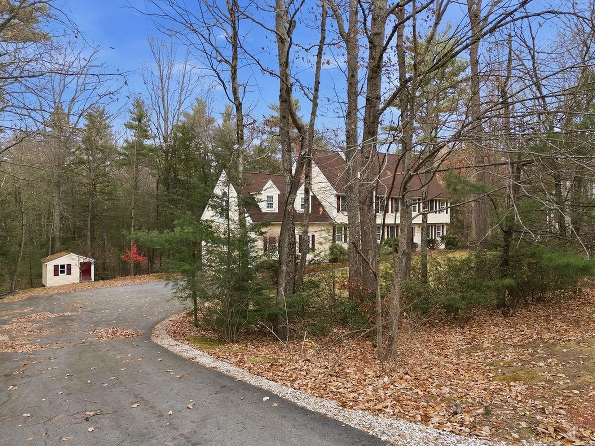 95 Hitching Post Lane Bedford NH 03110