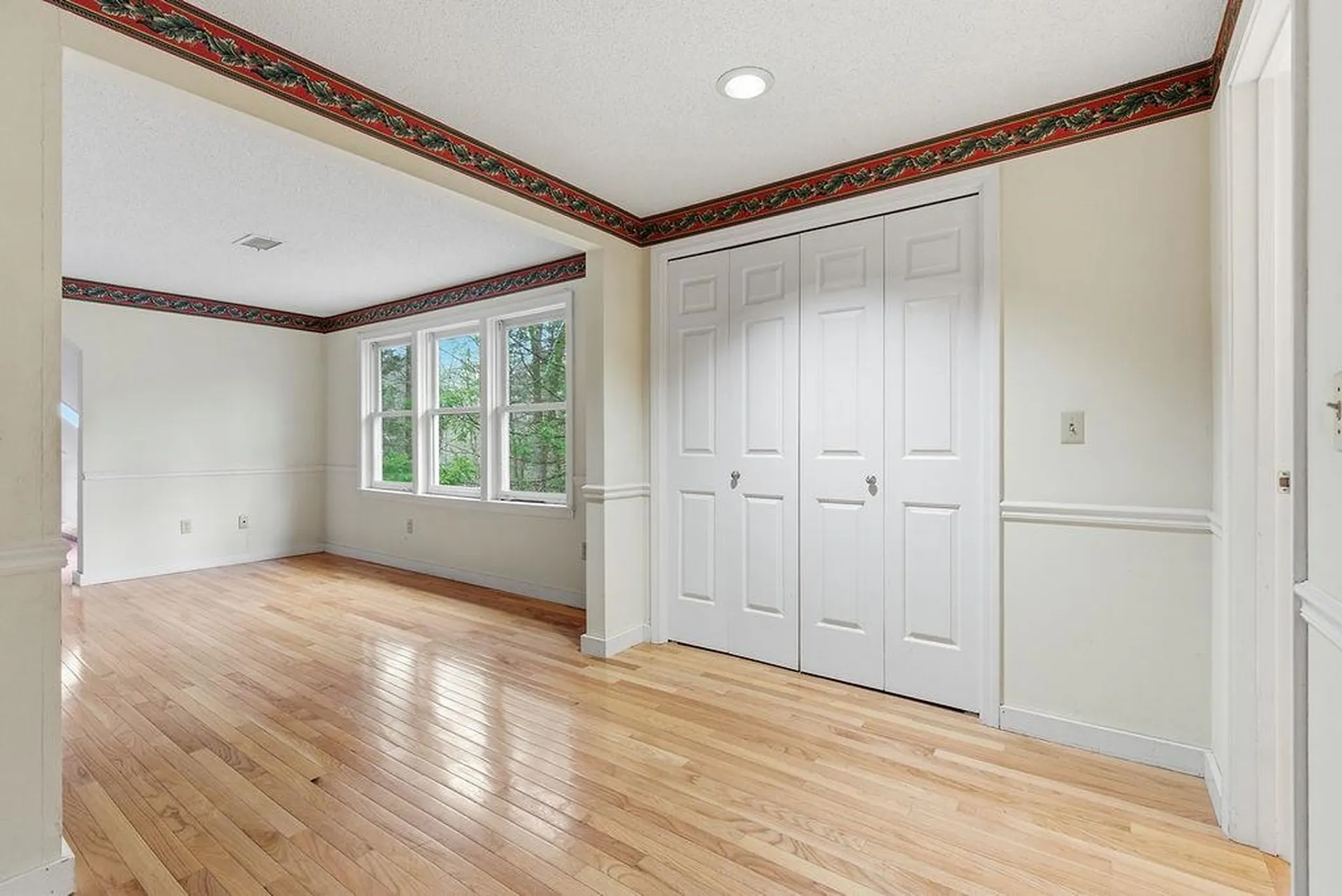 95 Hitching Post Lane Bedford NH 03110