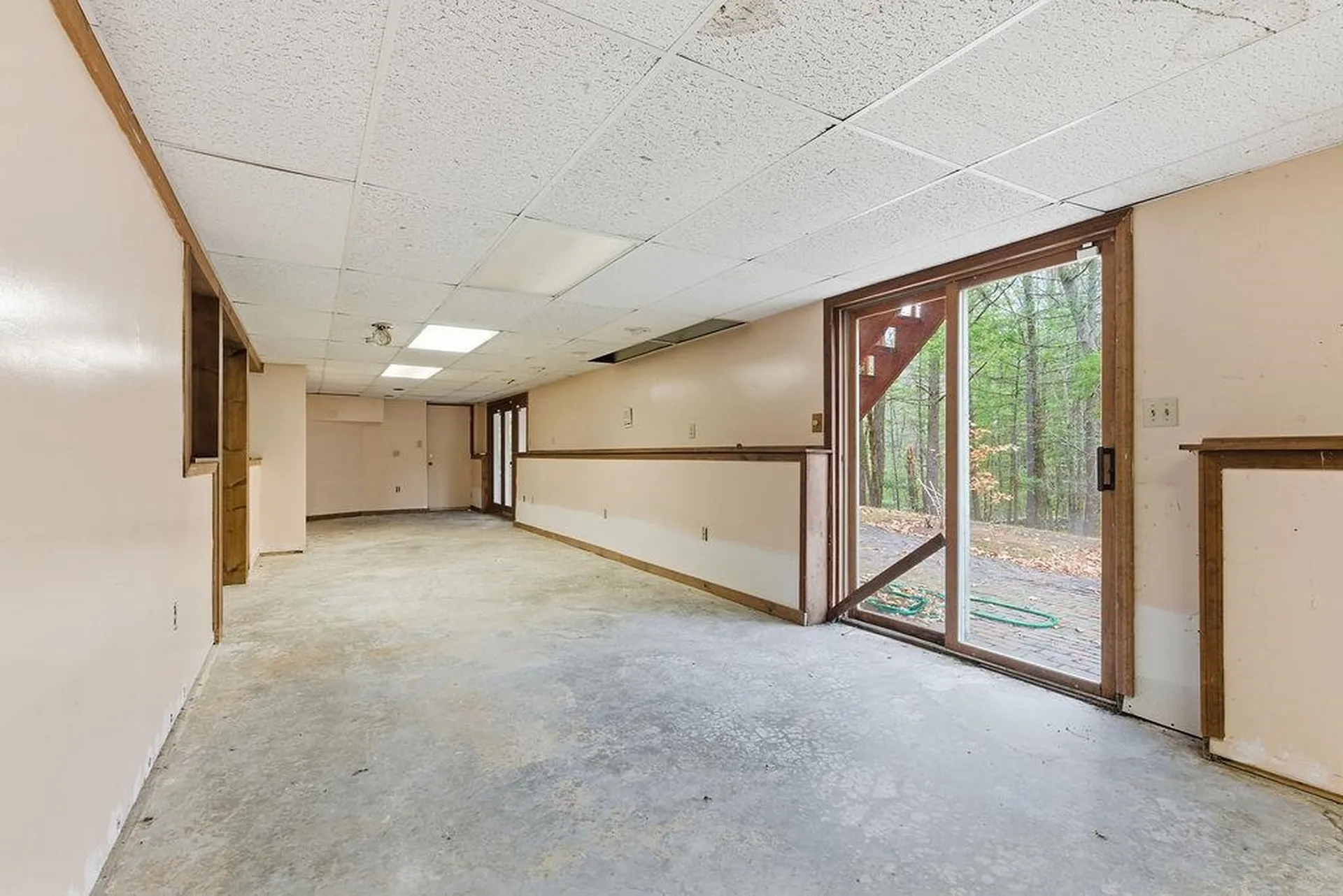 95 Hitching Post Lane Bedford NH 03110