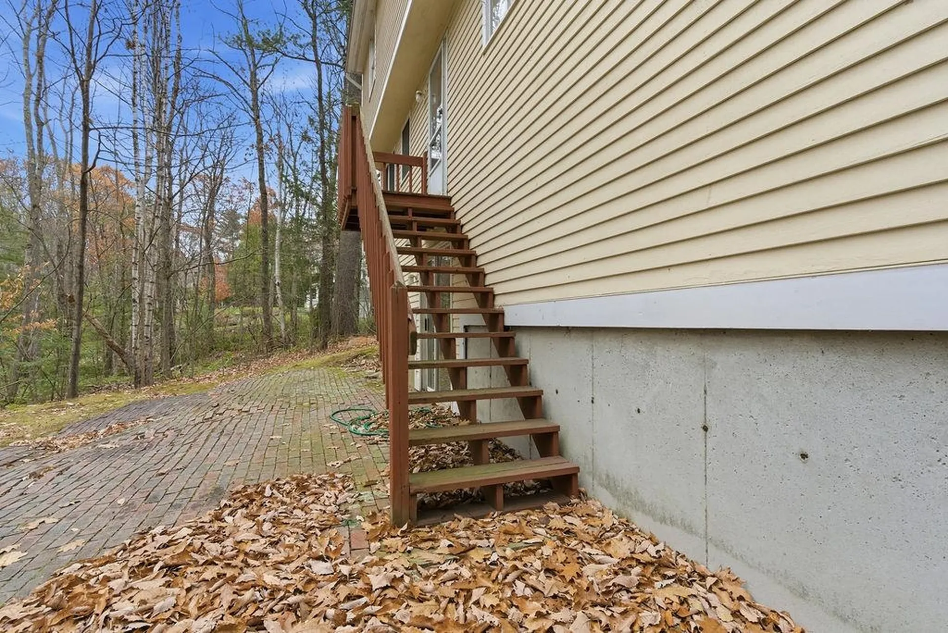 95 Hitching Post Lane Bedford NH 03110