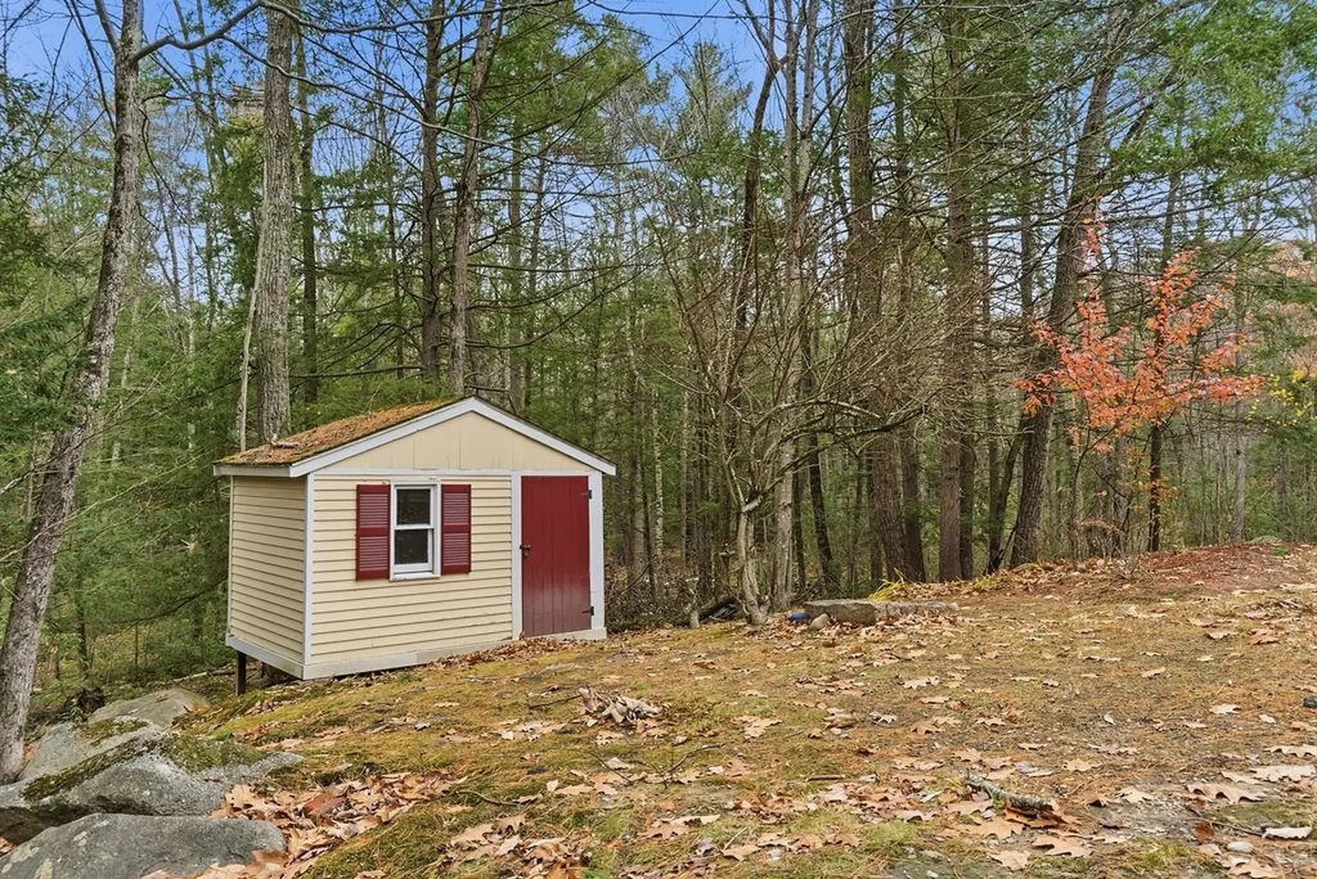 95 Hitching Post Lane Bedford NH 03110