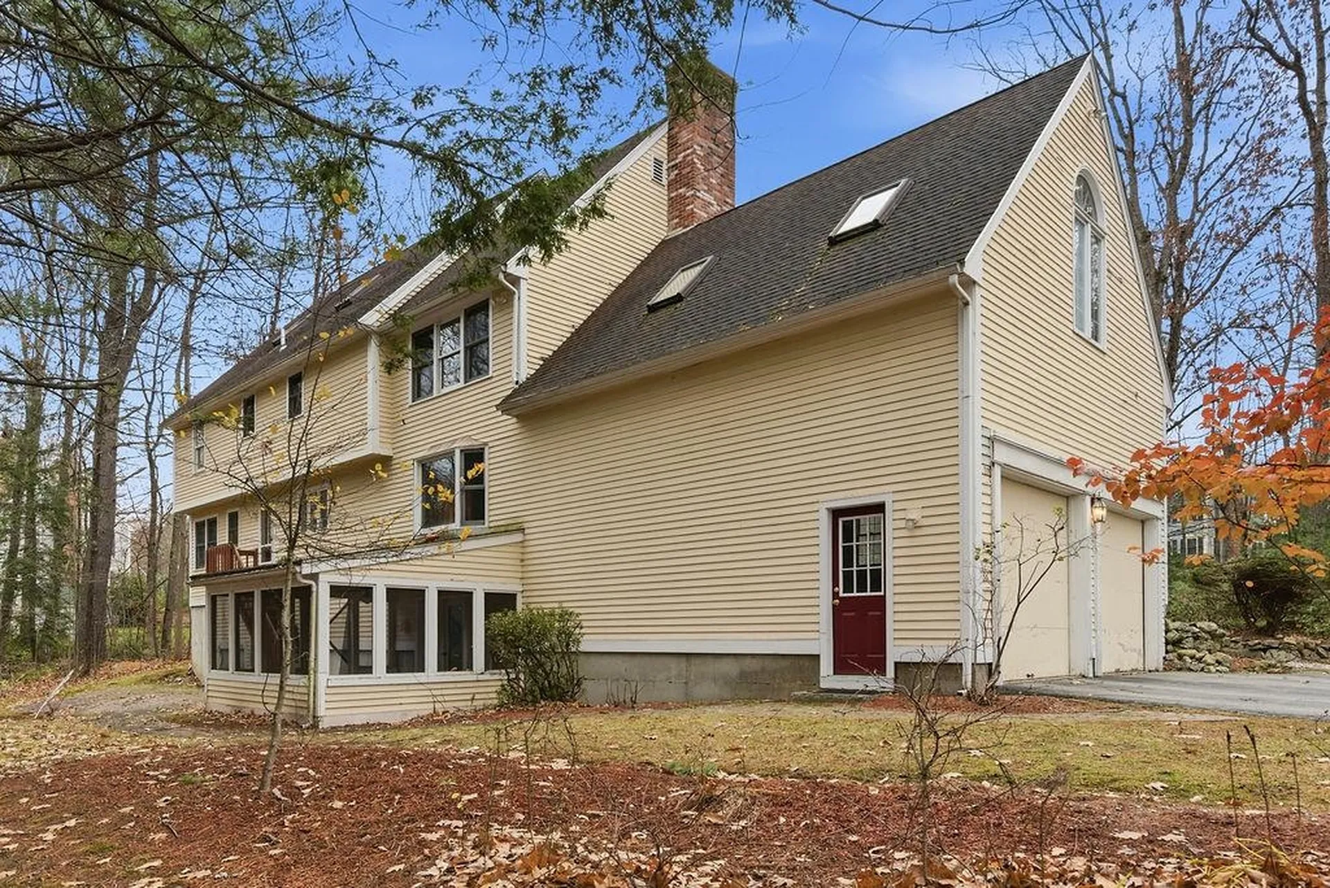 95 Hitching Post Lane Bedford NH 03110