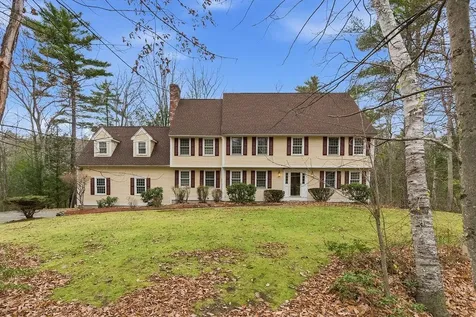 95 Hitching Post Lane Bedford NH 03110