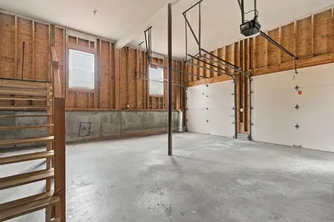 95 Hitching Post Lane Bedford NH 03110