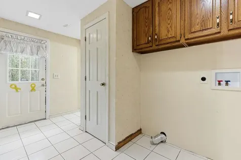 95 Hitching Post Lane Bedford NH 03110