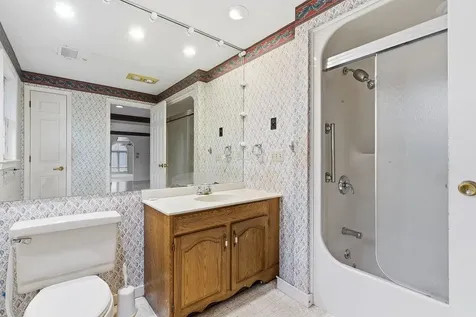 95 Hitching Post Lane Bedford NH 03110