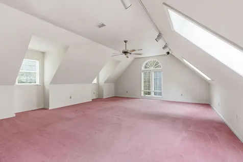 95 Hitching Post Lane Bedford NH 03110