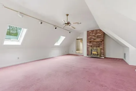 95 Hitching Post Lane Bedford NH 03110