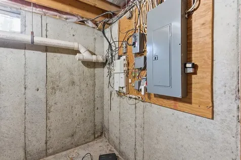 95 Hitching Post Lane Bedford NH 03110