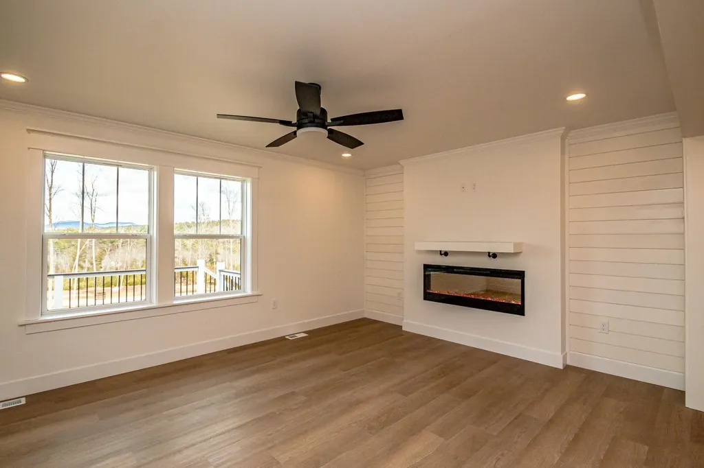 63 Whipples Way Tamworth NH 03817