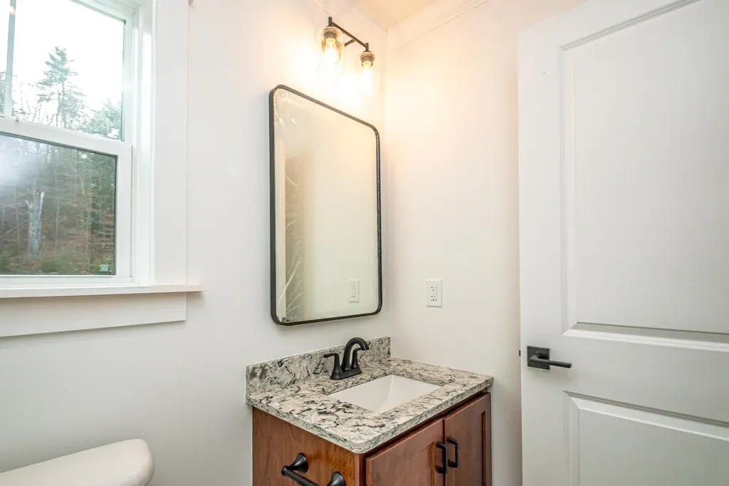 63 Whipples Way Tamworth NH 03817