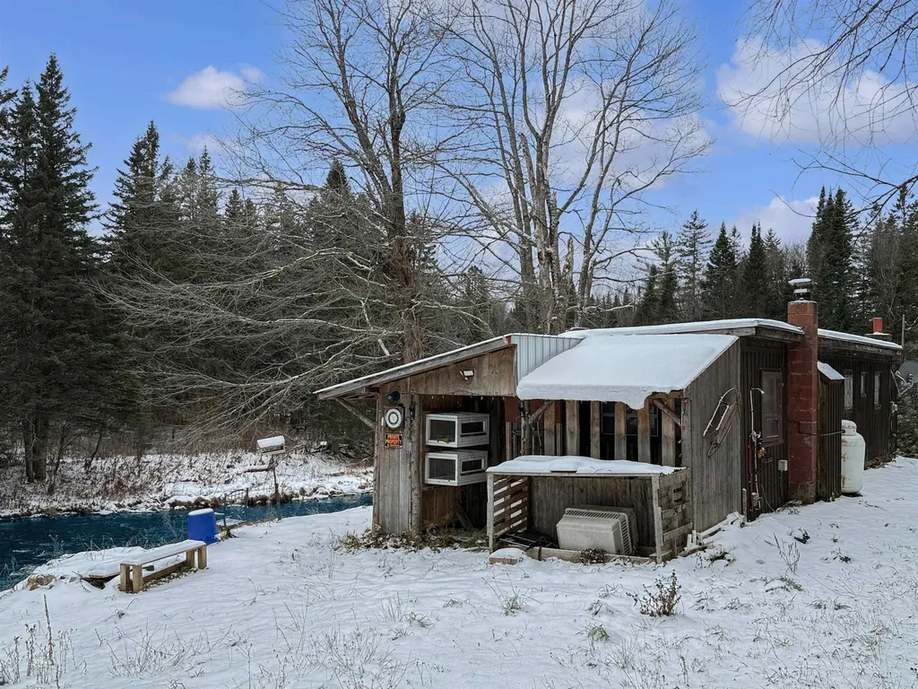 1298 South Main Street Pittsburg NH 03592