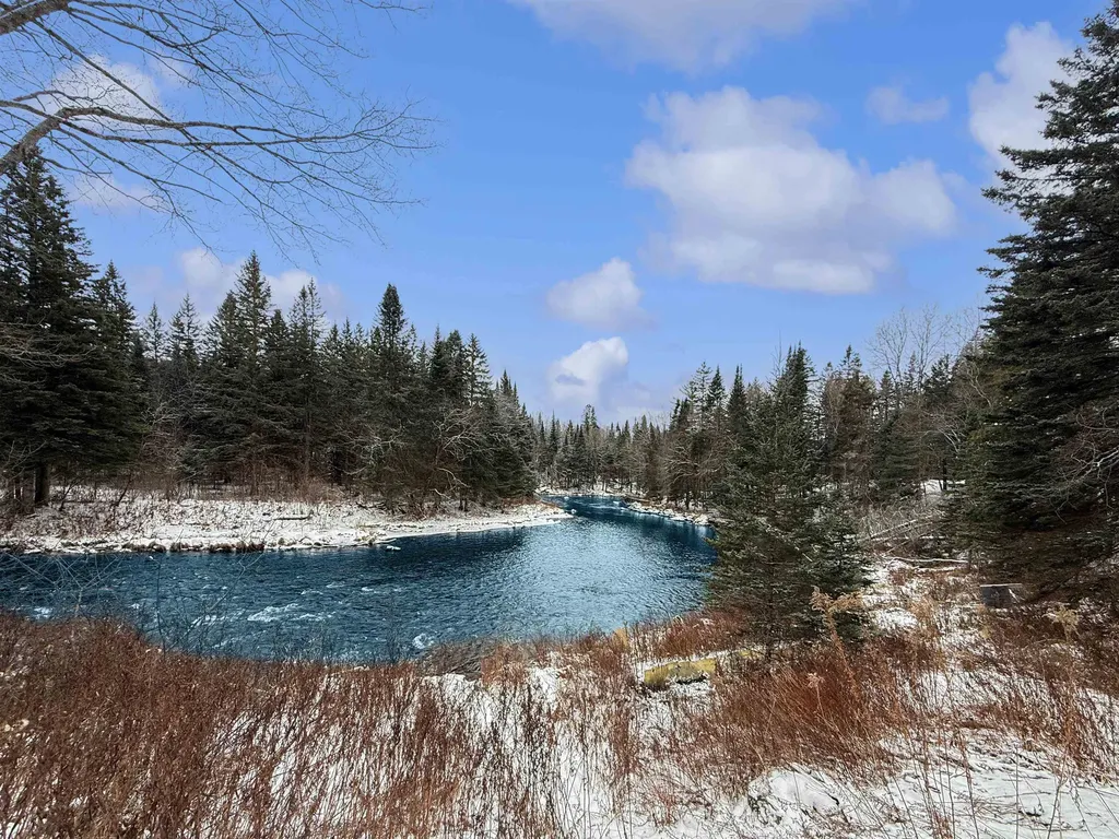 1298 South Main Street Pittsburg NH 03592