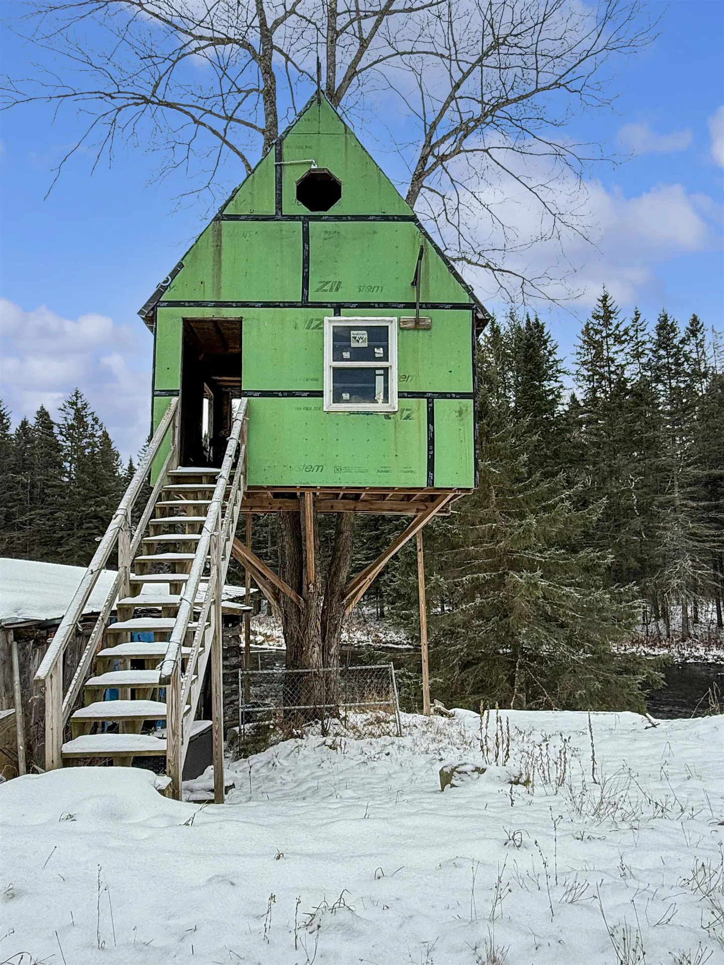 1298 South Main Street Pittsburg NH 03592