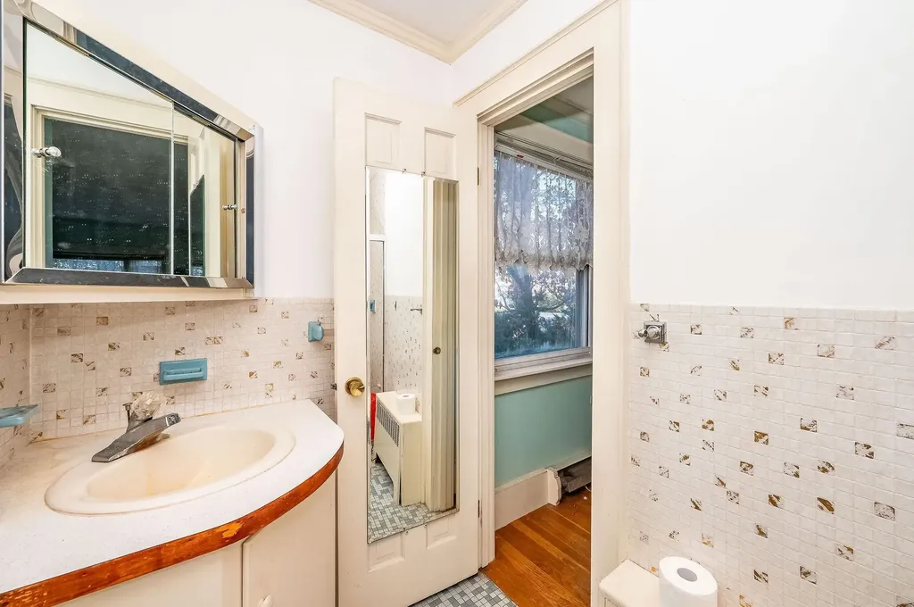 1 Exeter Road Kingston NH 03848