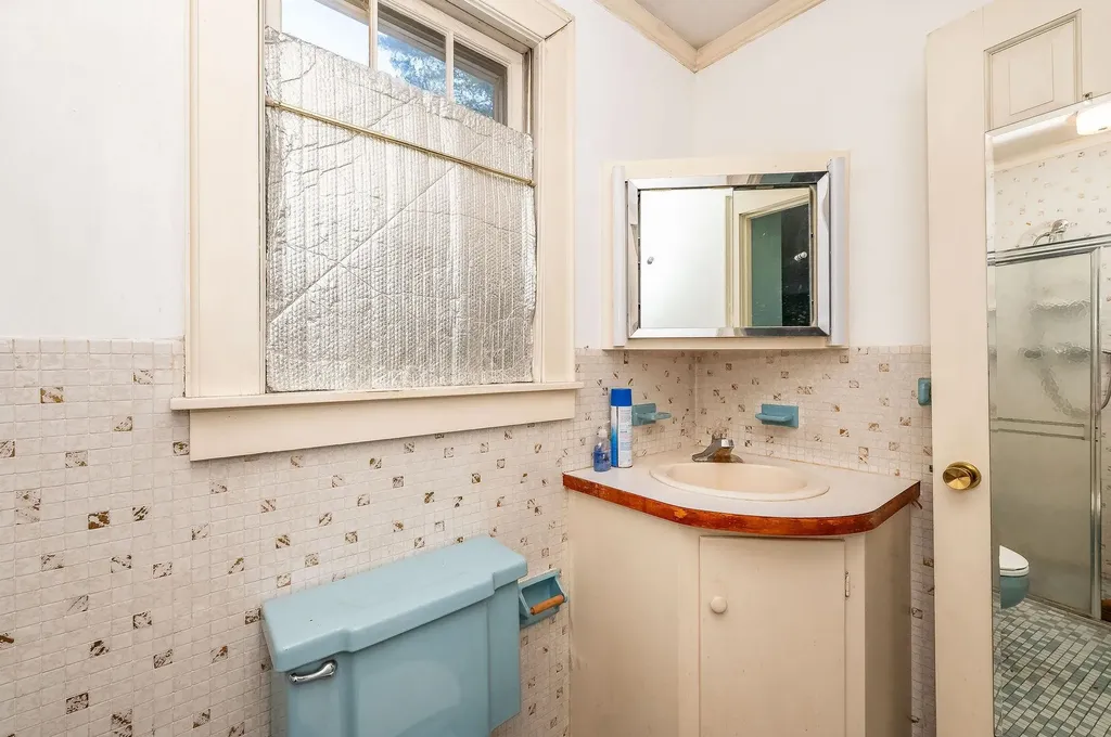 1 Exeter Road Kingston NH 03848