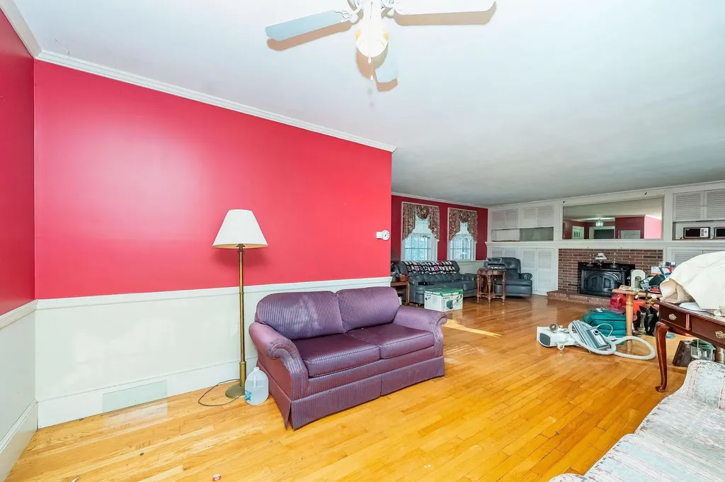 1 Exeter Road Kingston NH 03848