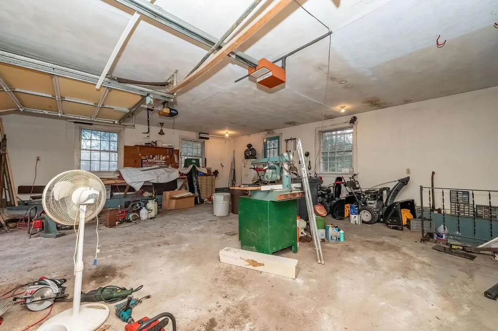 1 Exeter Road Kingston NH 03848