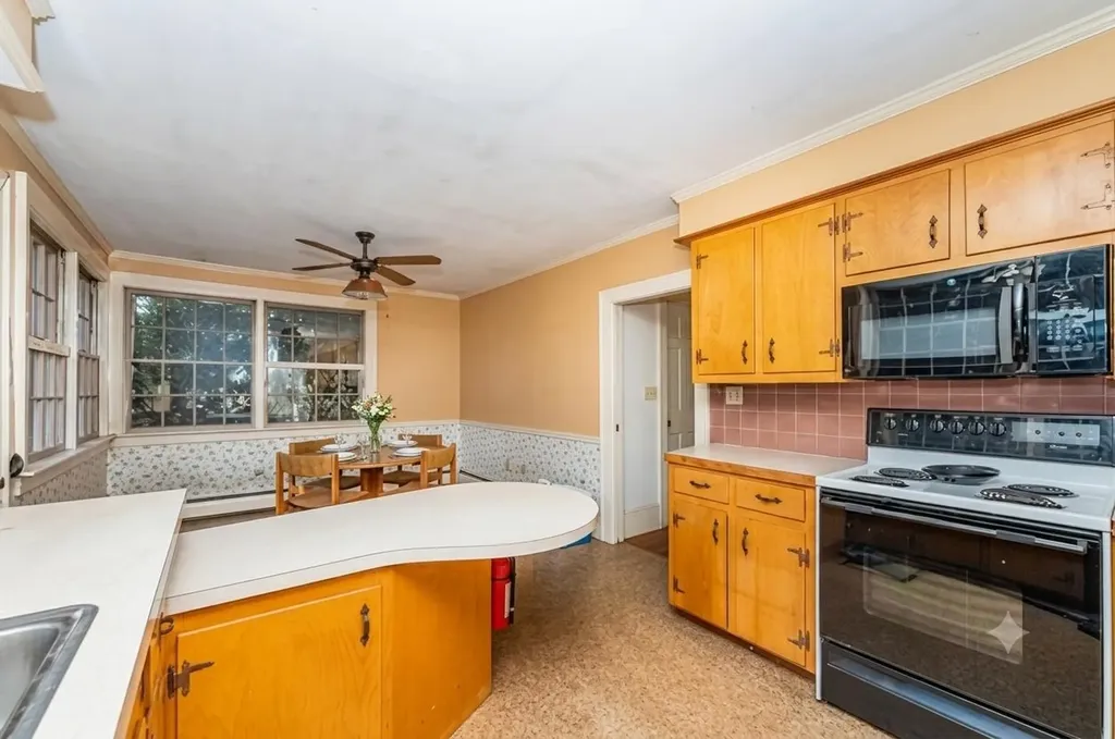 1 Exeter Road Kingston NH 03848