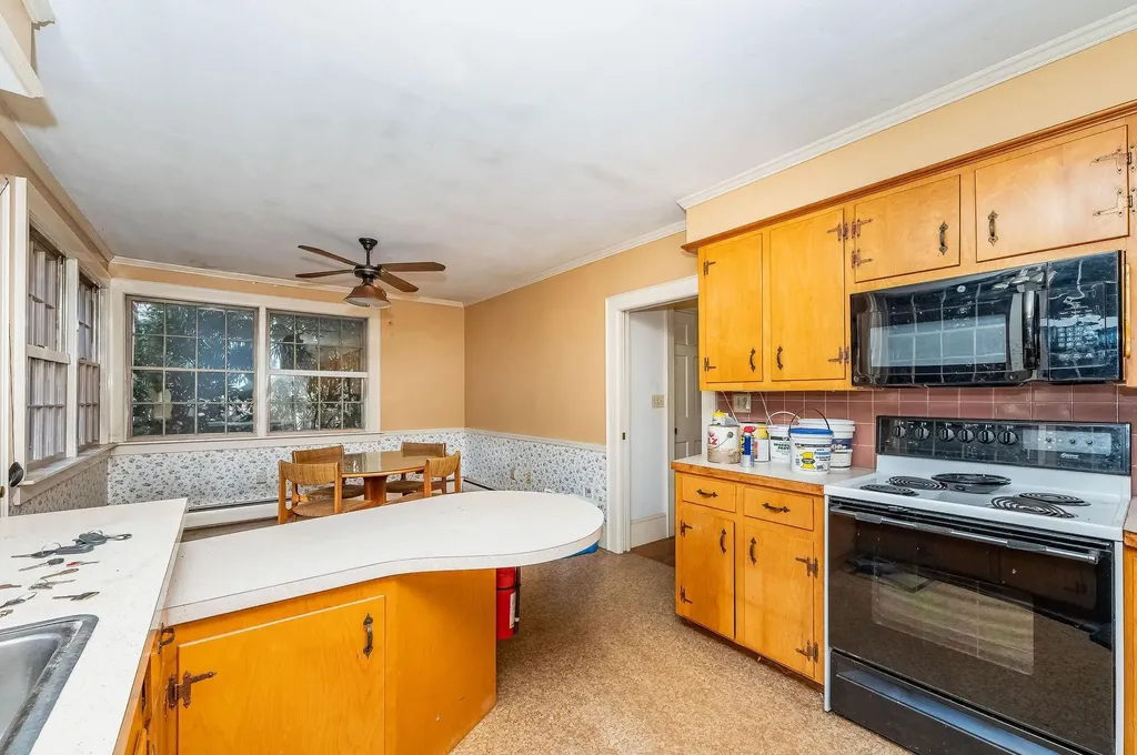 1 Exeter Road Kingston NH 03848