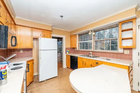 1 Exeter Road Kingston NH 03848