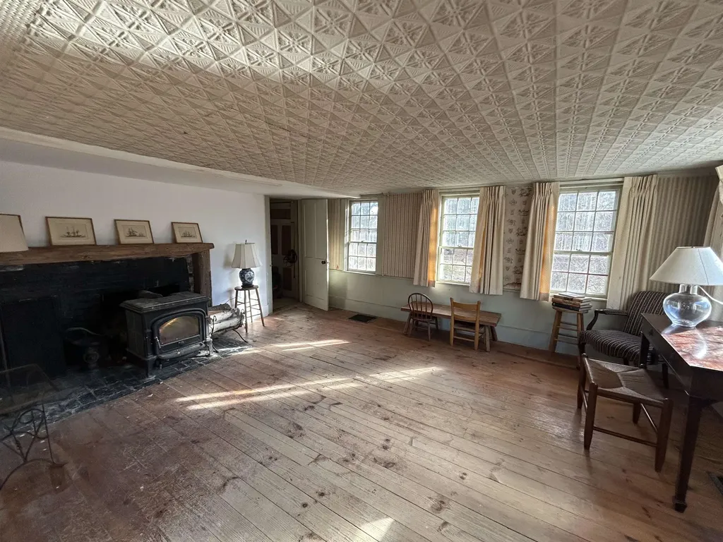 71 Old Pumpkin Hill Road Warner NH 03278