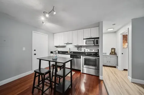 33 Andrew Street Manchester NH 03104