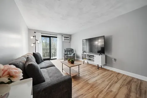 33 Andrew Street Manchester NH 03104