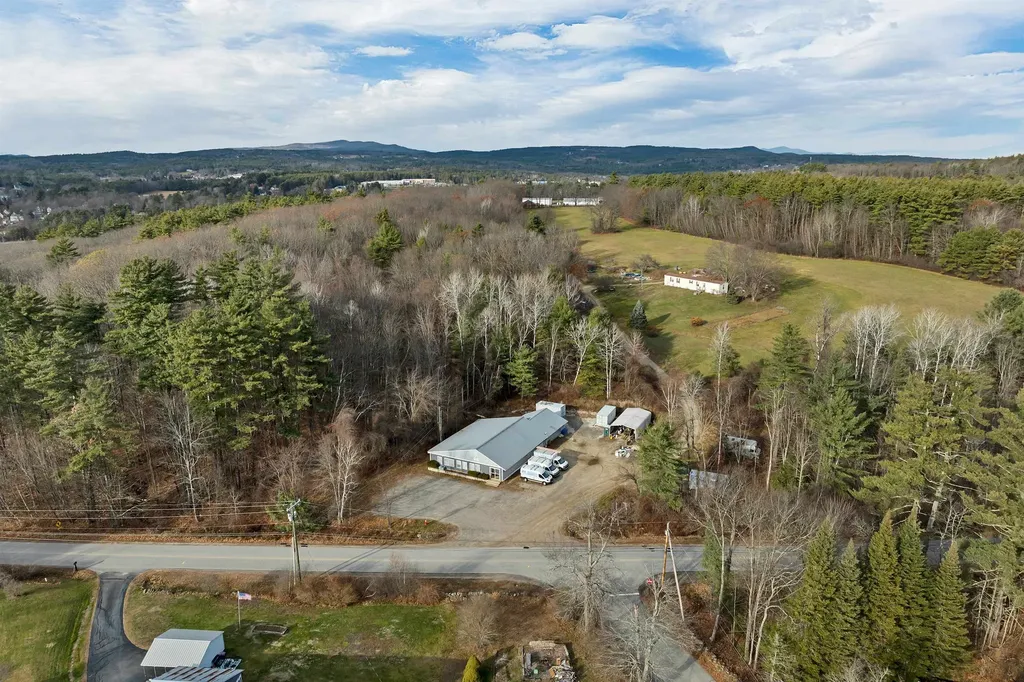 86 Bay Hill Road Northfield NH 03276