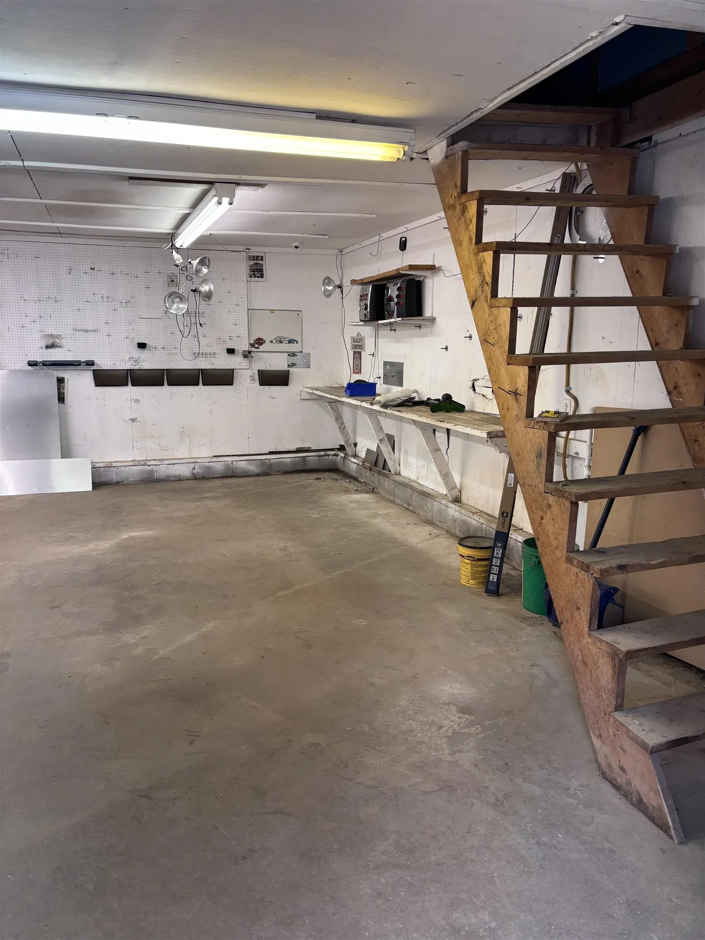86 Bay Hill Road Northfield NH 03276