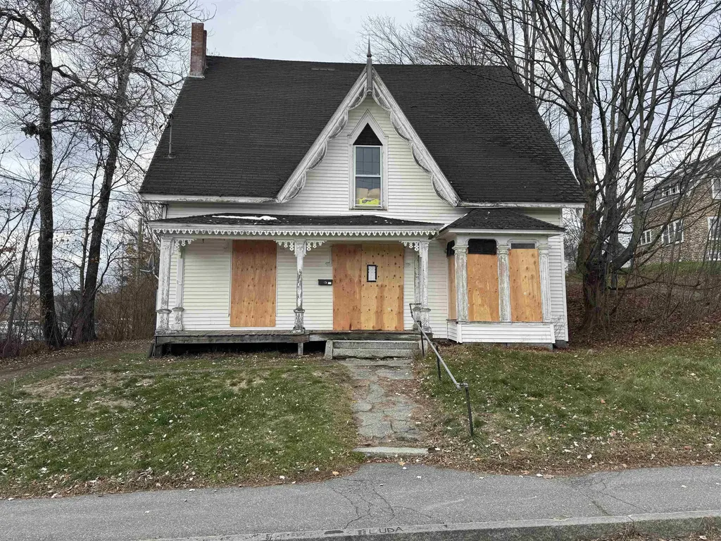 33 Pleasant Street Littleton NH 03561