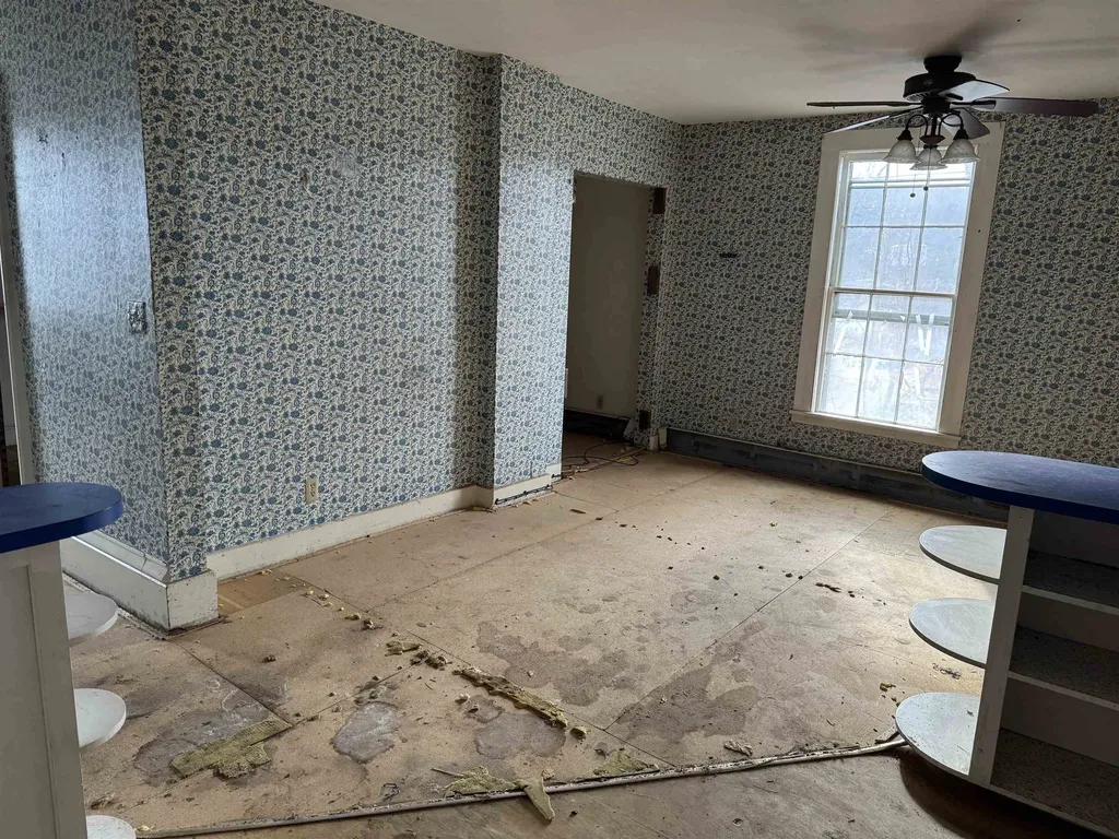 33 Pleasant Street Littleton NH 03561