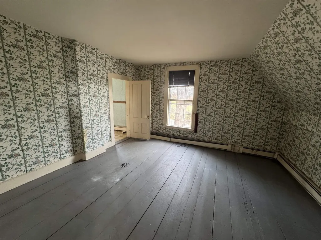 33 Pleasant Street Littleton NH 03561