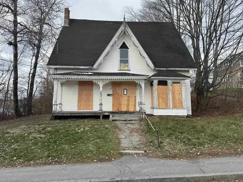 33 Pleasant Street Littleton NH 03561